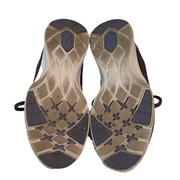 Women’s NIKE Training in Season 5 Shoes - Picture 4 of 5